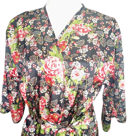 Kumno Floral Robe with tie belt - Picture 2 of 8